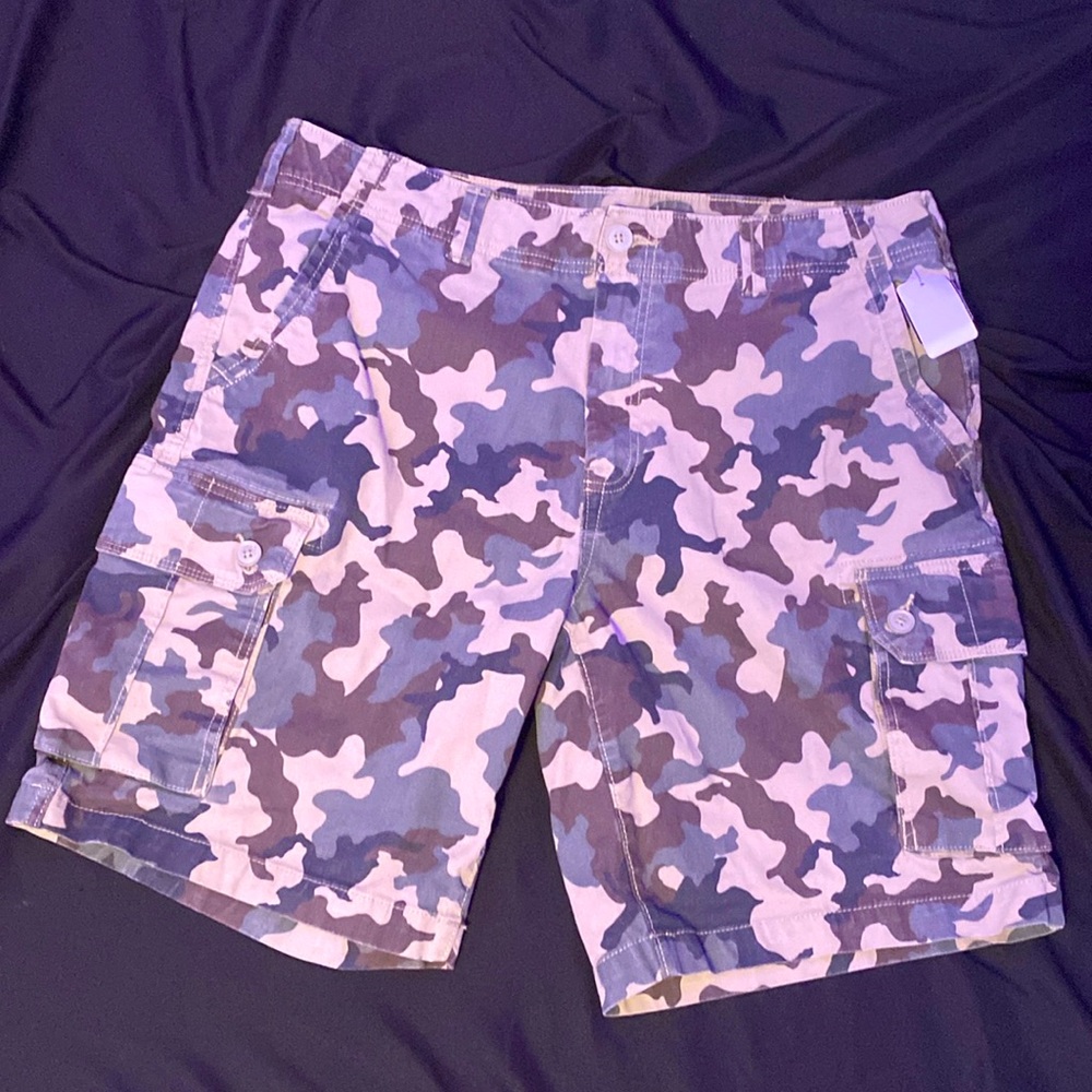 Camo everyday cargo shorts
